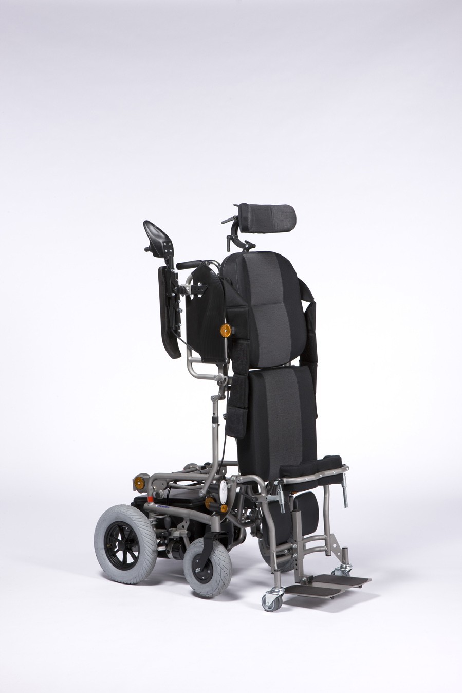 Инвалидная коляска Vermeiren Squod SU с электроприводом фото 2