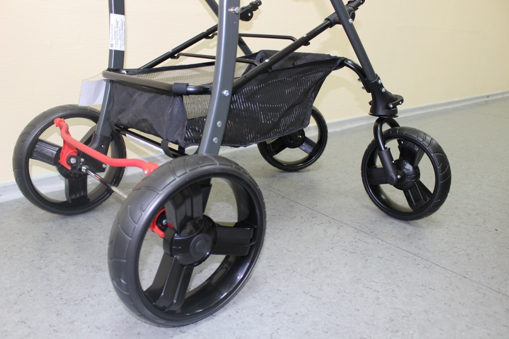 стояночный тормоз и корзина в ST.JPG